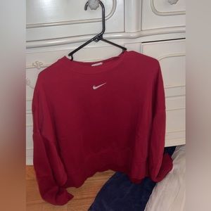 nike cropped oversized sweatshirt
